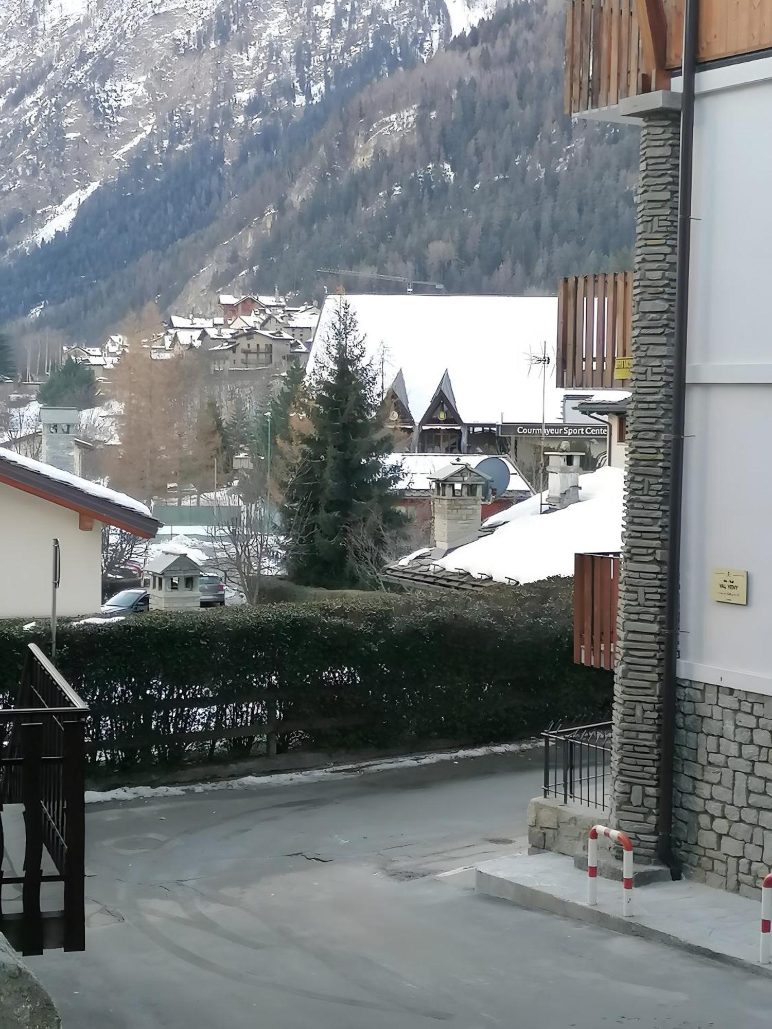 Courmayeur 3V21 外观 照片